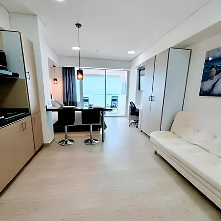 Apartamento Aparta Estudio/balcón Privado/frente Al Mar
